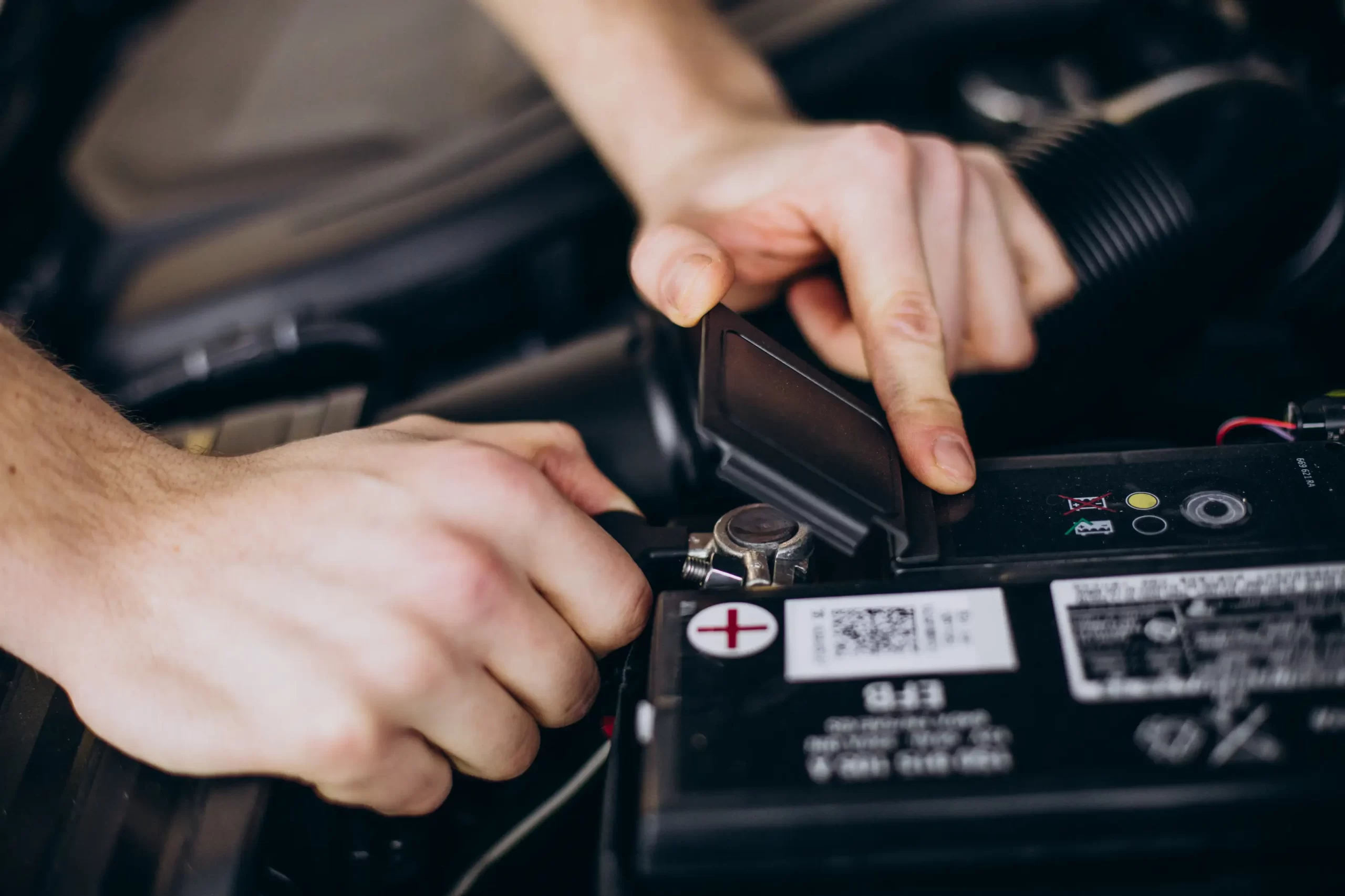 Descubre cómo cuidar la batería de tu carro en Delcobat